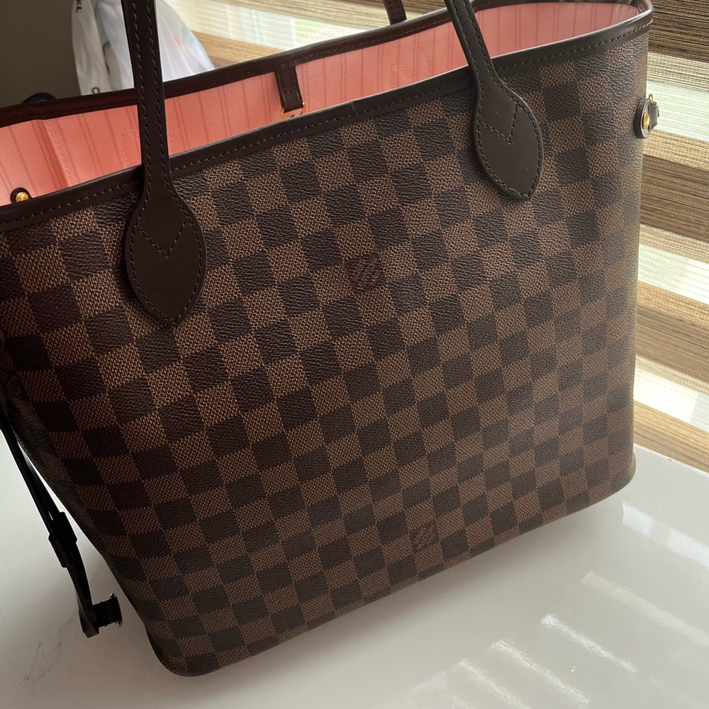 ๐Sold ๐ Louis Vuitton Neverfull - Picture 1 of 7